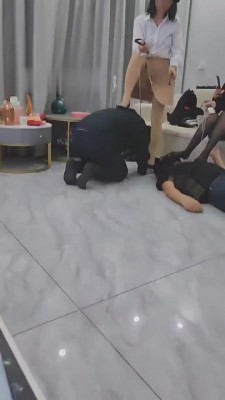 【乐爷】双女王调双奴 bf9999_绳艺库视频下载