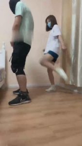 【黑泽兮】素人棉袜脚踢踹男友 bf17159_绳艺库视频下载