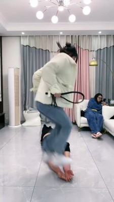 【麋鹿银儿】空军一号-白袜辱人形犬-骑马/水刑窒息/全体重跳踩 bf27060_绳艺库视频下载