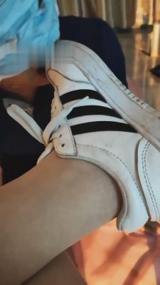 【木秋】强迫舔脏贝壳头/皮靴 bf12750_绳艺库视频下载