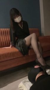 套路直播视频【馨馨S】黑丝高跟诱惑/圣水灌 bf24351_绳艺库视频下载