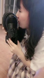 套路直播视频【貂蝉】开发闺蜜下跪/喝圣水/舔jio/吃袜子 bf25837_绳艺库视频下载