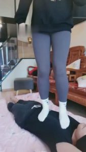 【软熊】体育生午后把贱狗当蹦床踩踏 bf10405_绳艺库视频下载