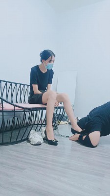 【晨沐】可爱学生S运动白袜羞辱 bf14709_绳艺库视频下载