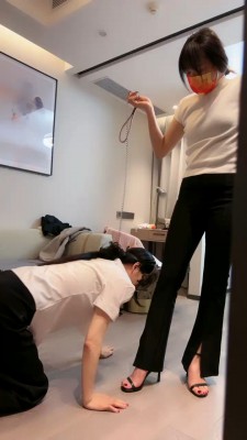 套路直播视频【丹祖宗】暴虐小三母狗/胸罩蒙眼/裸足虐舌 bf24447_绳艺库视频下载