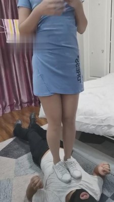 【甚而女主】脏鞋踩全身-脚窒息羞辱 bf3953_绳艺库视频下载
