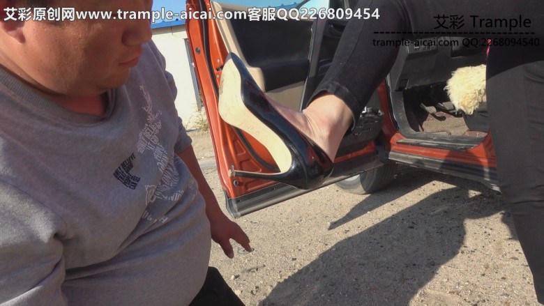 冷柔女主户外高跟踹头极端羞辱_绳艺库视频下载