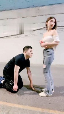 【领主老大】户外路人围观我调狗 bf16414_绳艺库视频下载