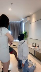 套路直播视频【晚晚】双S-重度提档/狗链遛狗/吃烟灰口水/转胯踩踏【双视角版】bf26183_绳艺库视频下载