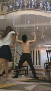 【丫丫啊】吊绑强制踢裆 bf4228_绳艺库视频下载