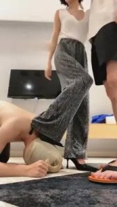 【千条姐】情侣主胯下的绿帽狗 G-210711-19_绳艺库视频下载