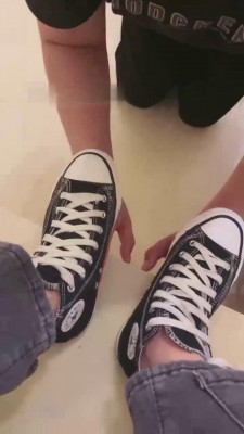 【初见】帆布鞋臭船袜辱狗 bf14039_绳艺库视频下载