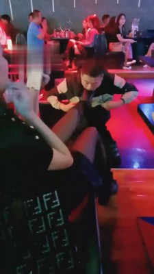 【刘二狗】SM主题酒吧经典调教 bf1254_绳艺库视频下载