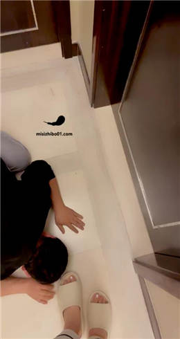 套路直播视频【KK】给贱狗强制马桶圣水，漱口水  JS23030103_绳艺库视频下载