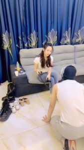 【冷鸢大大】鞭打/人体擦鞋器/喝刷鞋水 bf27113_绳艺库视频下载