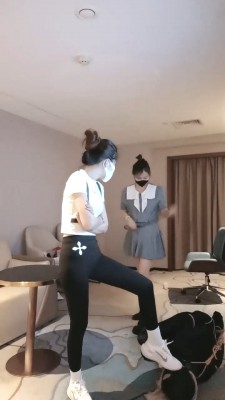 【多多】带闺蜜玩小白【续集】强制闻原味jio袜/捆绑踩 bf27789_绳艺库视频下载
