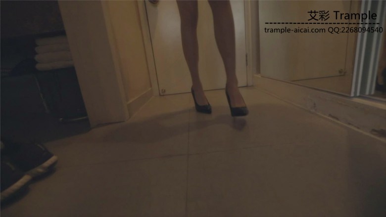 扶桑裸足踩脸脚耳光踩胸口_绳艺库视频下载