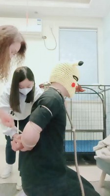 套路直播视频【安静大大】母女S-圈养邻居狗艺术【双视角版】 bf24640_绳艺库视频下载