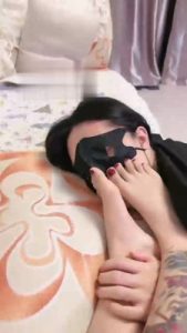 【初见】母狗近距离舔脚 bf18555_绳艺库视频下载