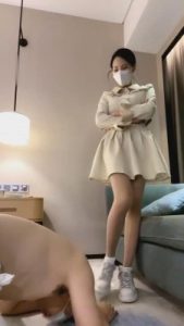 【弯弯小阿姨】小白鞋原味臭丝袜羞辱 bf2519_绳艺库视频下载