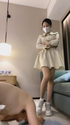 【弯弯小阿姨】小白鞋原味臭丝袜羞辱 bf2519_绳艺库视频下载