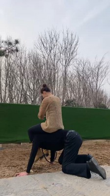 套路直播视频【星染】户外强迫狗舔超脏泥土鞋底/叼袜子遛狗【续集】 bf24629_绳艺库视频下载