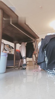 【阮芷大人】饭桌下伺候双主吃饭 bf12090_绳艺库视频下载