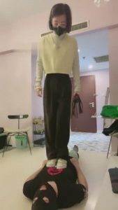 【Q月S】运动女神全体重踩踏/骑马 bf5847_绳艺库视频下载