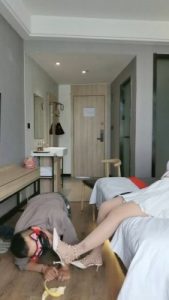 【露可】反差素人调-踩踏喂食/转胯深喉/喂口水 bf26945_绳艺库视频下载