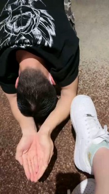 【奈奈生】学生S小白鞋臭棉袜辱狗 bf20871_绳艺库视频下载