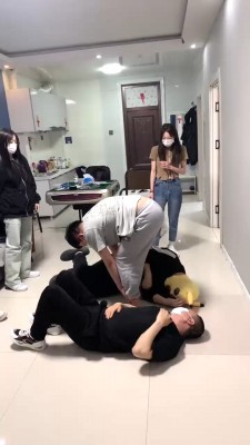 【精神小妹】群调-素人学生主的人体蹦床 bf27846_绳艺库视频下载