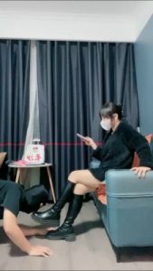 套路直播视频【小乔S】长靴原味白袜辱狗/高跟踩 bf25779_绳艺库视频下载