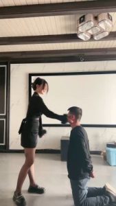 【沅芷大人】御姐范-下跪重度抽耳光 bf27155_绳艺库视频下载