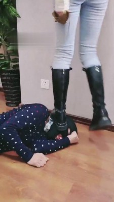 【宝儿】双S暴打暴踹M-圣水场 bf5666_绳艺库视频下载