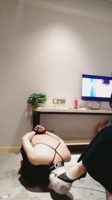 【情侣月主】强制rush+鞭打耳光挑战 bf1518_绳艺库视频下载