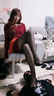 套路直播视频【宝儿】黑丝高跟踩头压马桶 bf23725_绳艺库视频下载