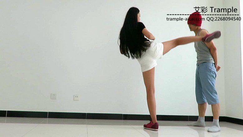 超漂亮天依女主暴打小流氓！_绳艺库视频下载