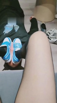 【小拽主人】喜欢舔鞋底的狗废物 bf11011_绳艺库视频下载