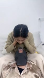 套路直播视频【狗哥】超强重口专场-口水+咀嚼物喂食/闻舔原味白袜 bf26386_绳艺库视频下载