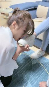 【领主老大】情侣奴-奴下奴专场-舔闻小白鞋白袜 bf27038_绳艺库视频下载