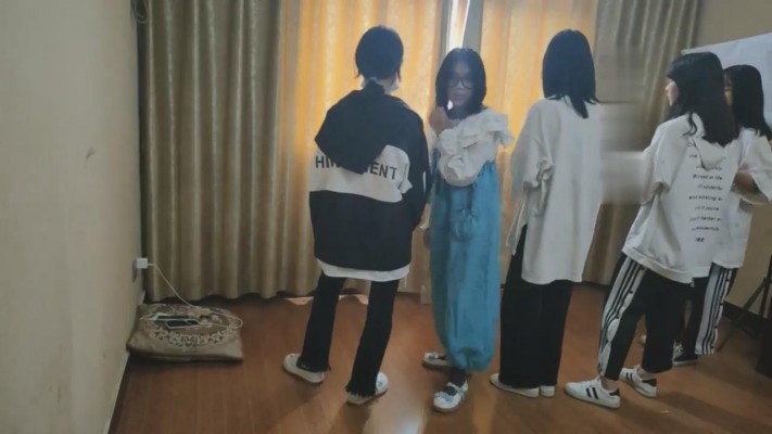 【最抗揍M】精神小妹学生主群殴【中】 bf12378_绳艺库视频下载