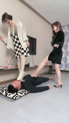 【晴儿】霸气归来-带闺蜜首调踩踏/耳光【双视角版】 bf21739_绳艺库视频下载