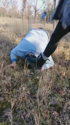 【羽珊】贱狗不听话绑在林子里 bf5795_绳艺库视频下载