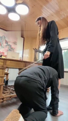 【沅芷大人】御姐范严厉鞭打贱狗 bf19194_绳艺库视频下载