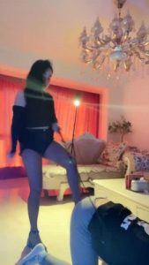 【安晴】御姐全体重踩踏踢裆 bf23334_绳艺库视频下载