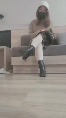 【婷婷玉主】棉袜踩踏/舔足 bf9047_绳艺库视频下载