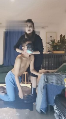 【八爷】虐打秋裤男-圣水面包-皮带抽-踢踹-耳光 bf5074_绳艺库视频下载