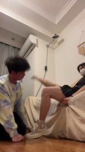 套路直播视频【强抚】萝莉主帆布鞋白袜-脚抽耳光/闻超臭袜子/胯下辱 bf25973_绳艺库视频下载