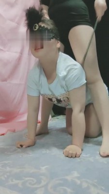 【胭脂S】脚底踩踏食物喂母狗 bf6150_绳艺库视频下载