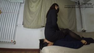 性感妹子坐脸_绳艺库视频下载